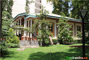  نمایی  دیگر  از  عمارت  قدیمی  موجود  در  باغ‌موزه  هنر  ایرانی 