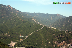  چشم‌اندازی  زیبا  از  دیوار  بزرگ  چین. 